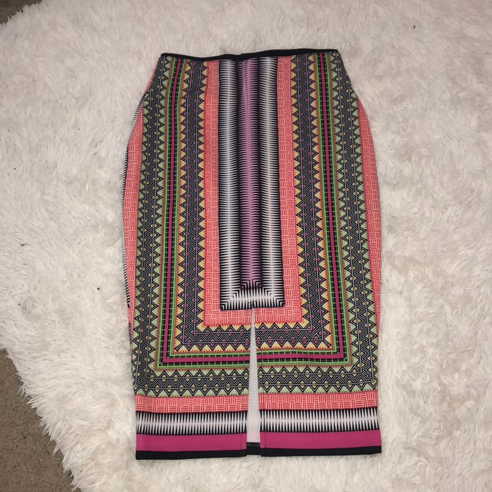 Mid leg women’s patterned skirt